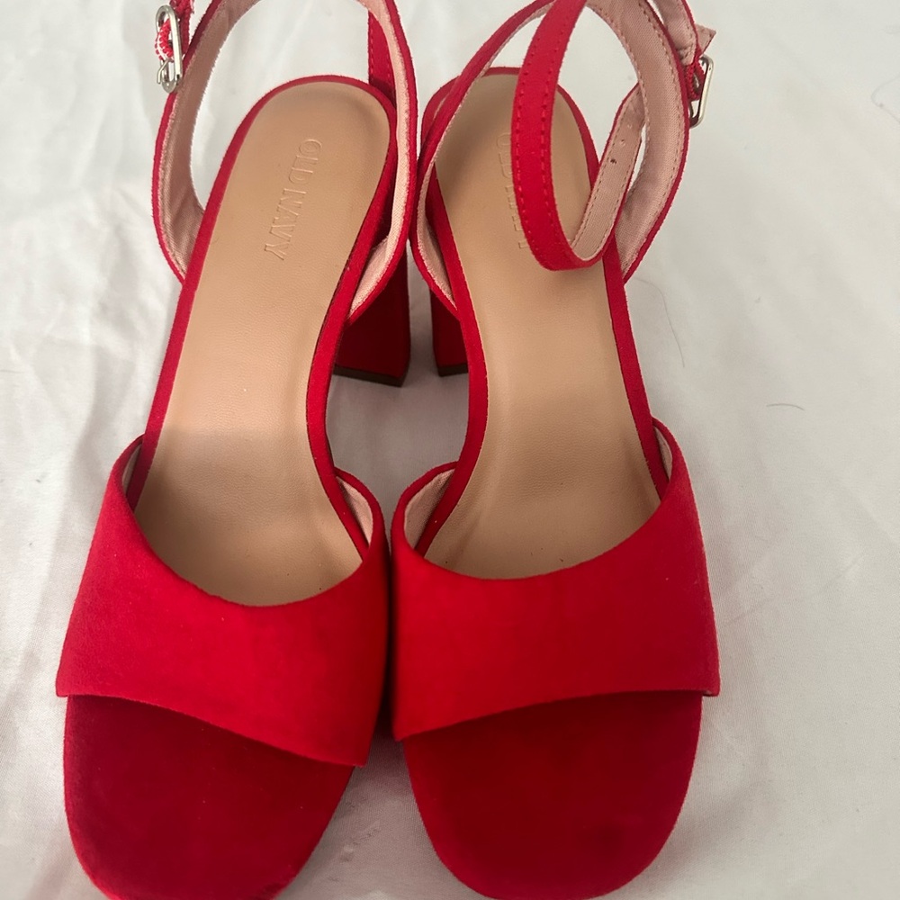 Old navy open toe heels (small heel) only worn once